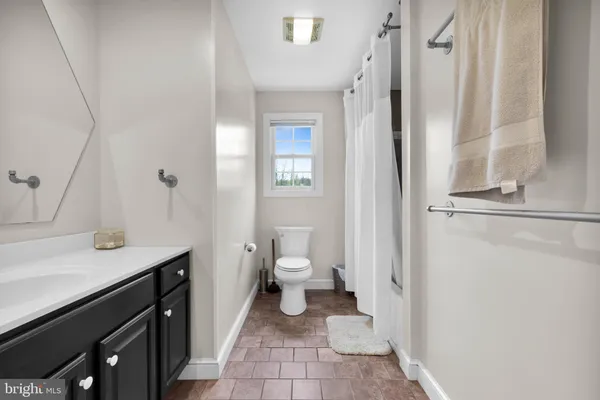 $785,000 | 725 Buttermilk Road, Hellertown, PA 18055