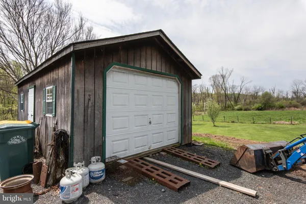 $785,000 | 725 Buttermilk Road, Hellertown, PA 18055