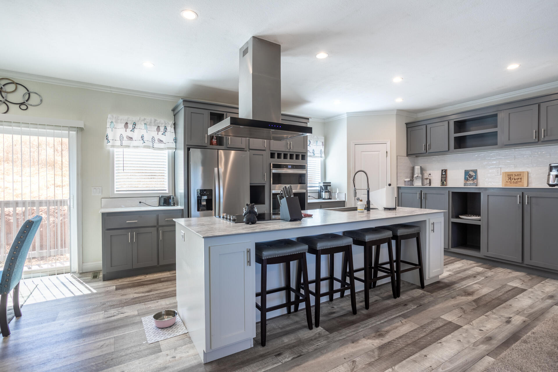 13582 Echo Hill Road Redding, CA 96003 - Photo 6 of 40 Kitchen