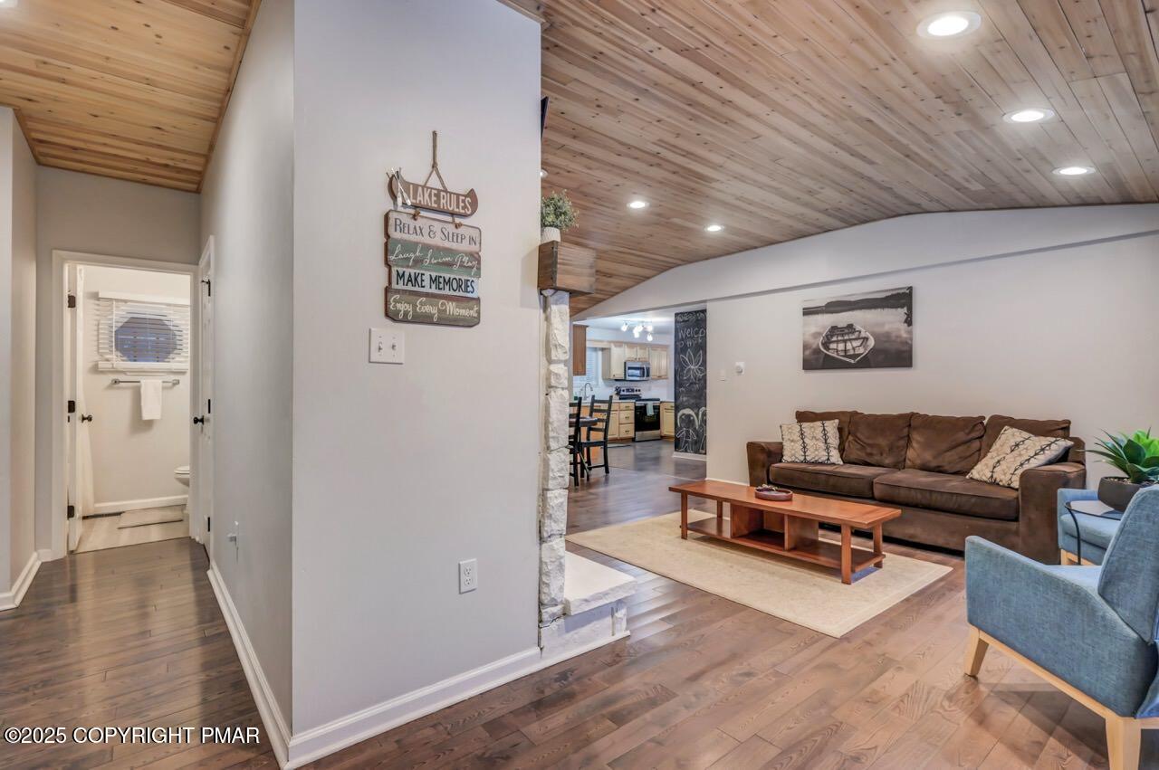 12 Hickory Road Lake Harmony, PA 18624 - Photo 35 of 86 a living room with furniture and a wooden floor