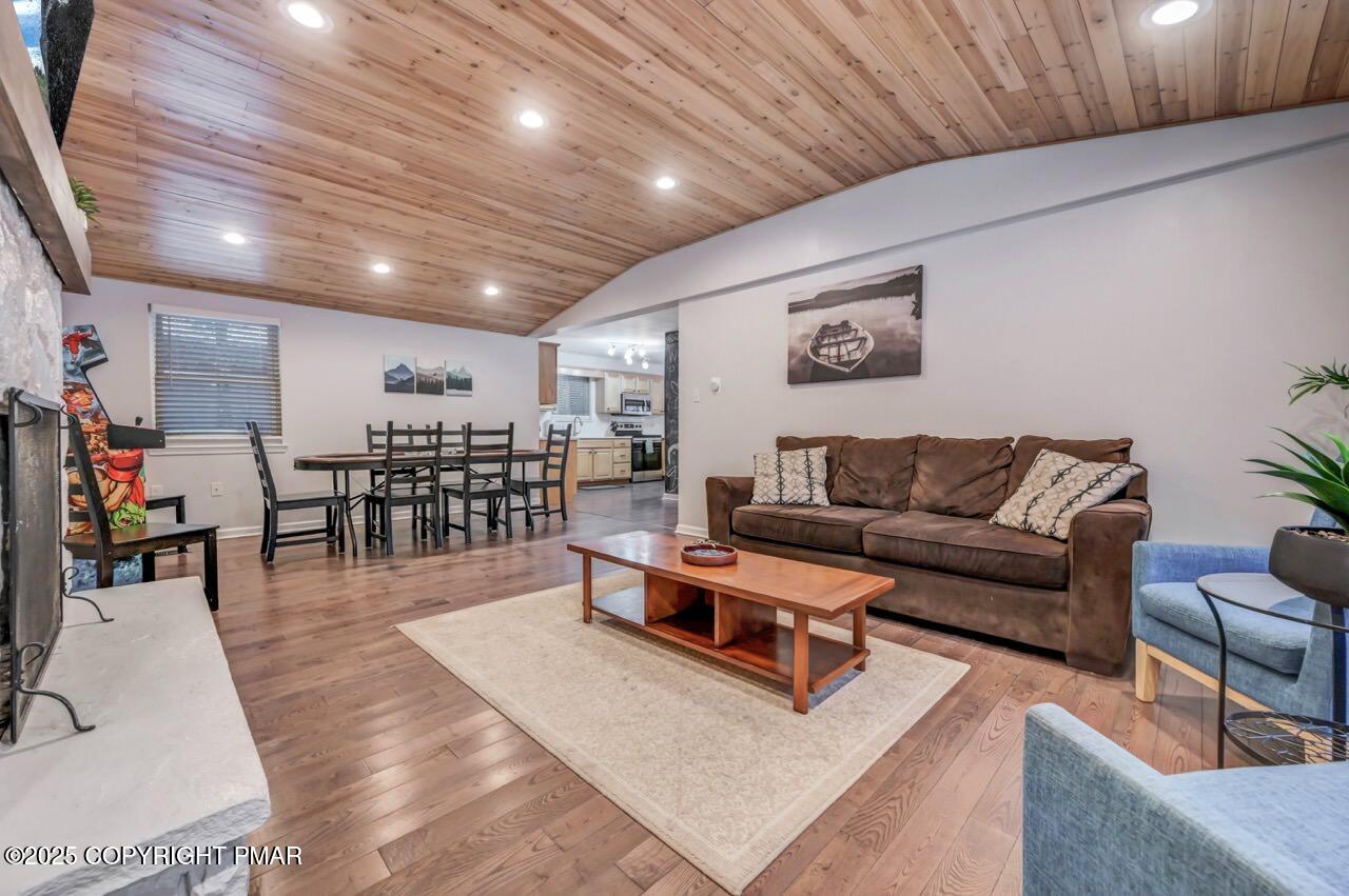 12 Hickory Road Lake Harmony, PA 18624 - Photo 4 of 86 a living room with lots of furniture and wooden floors