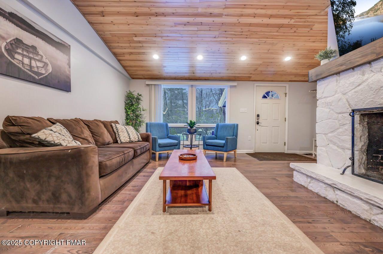 12 Hickory Road Lake Harmony, PA 18624 - Photo 8 of 86 12 Hickory Rd 10 Large