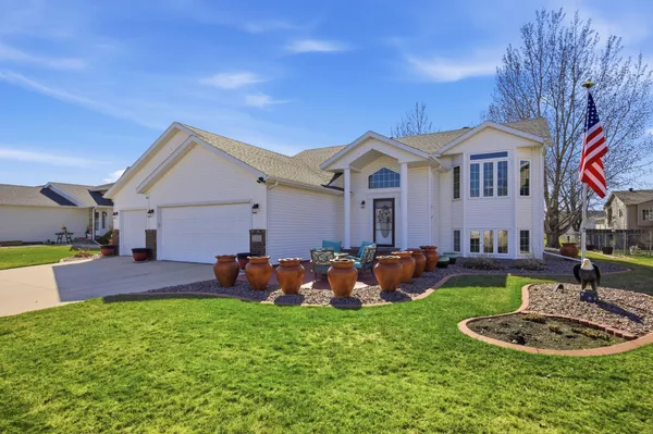 $399,900 | 3321 Washington Street, Fargo, ND 58104