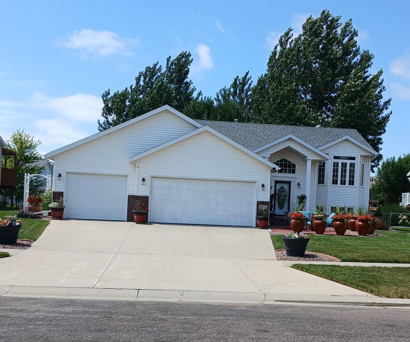 3321 Washington Street Fargo, ND 58104 - Photo 3 of 45