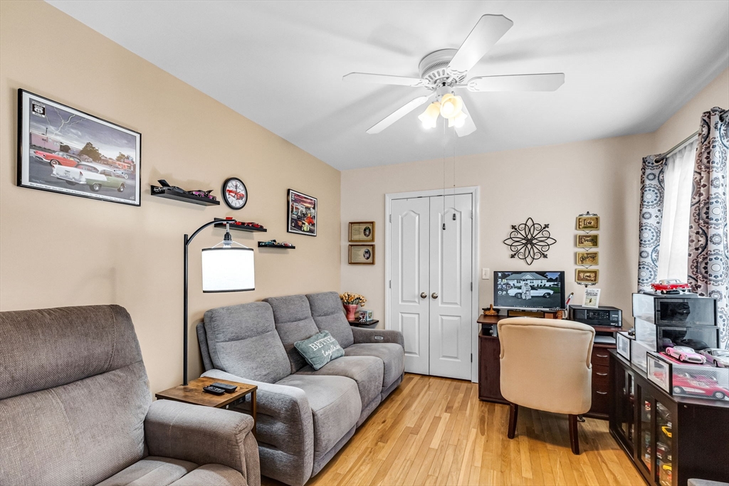 297 Christopher Drive Springfield, MA 01119 - Photo 14 of 30 a living room with furniture and a window