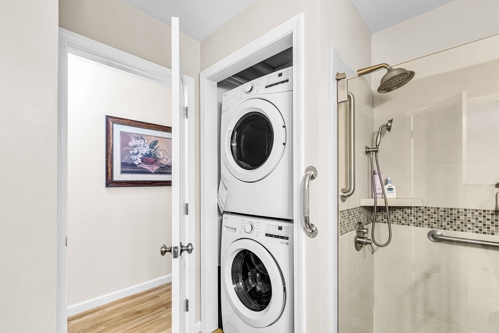 297 Christopher Drive Springfield, MA 01119 - Photo 19 of 30 a utility room with dryer and washer