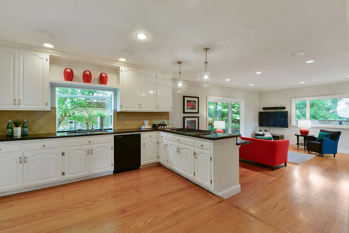 1136 Cambridge Road Burlingame, CA 94010 - Photo 10 of 42