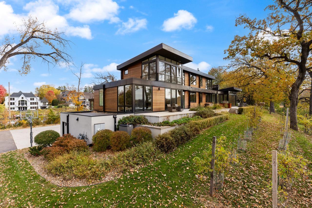 2634 Crosby Road Wayzata, MN 55391 - Photo 12 of 103