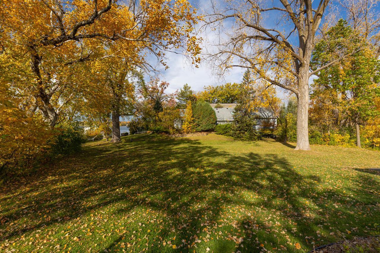2634 Crosby Road Wayzata, MN 55391 - Photo 20 of 103
