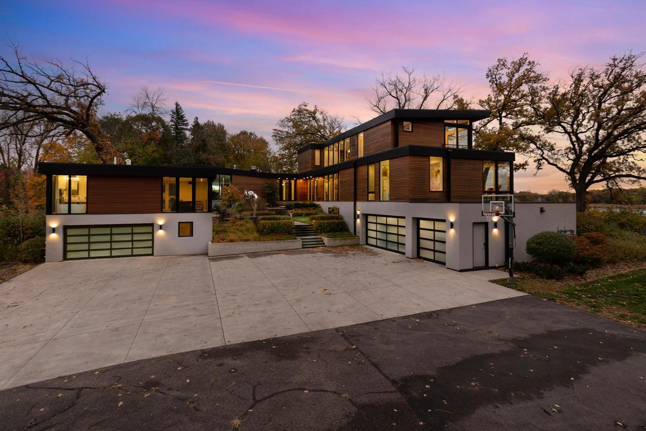 2634 Crosby Road Wayzata, MN 55391 - Photo 3 of 103