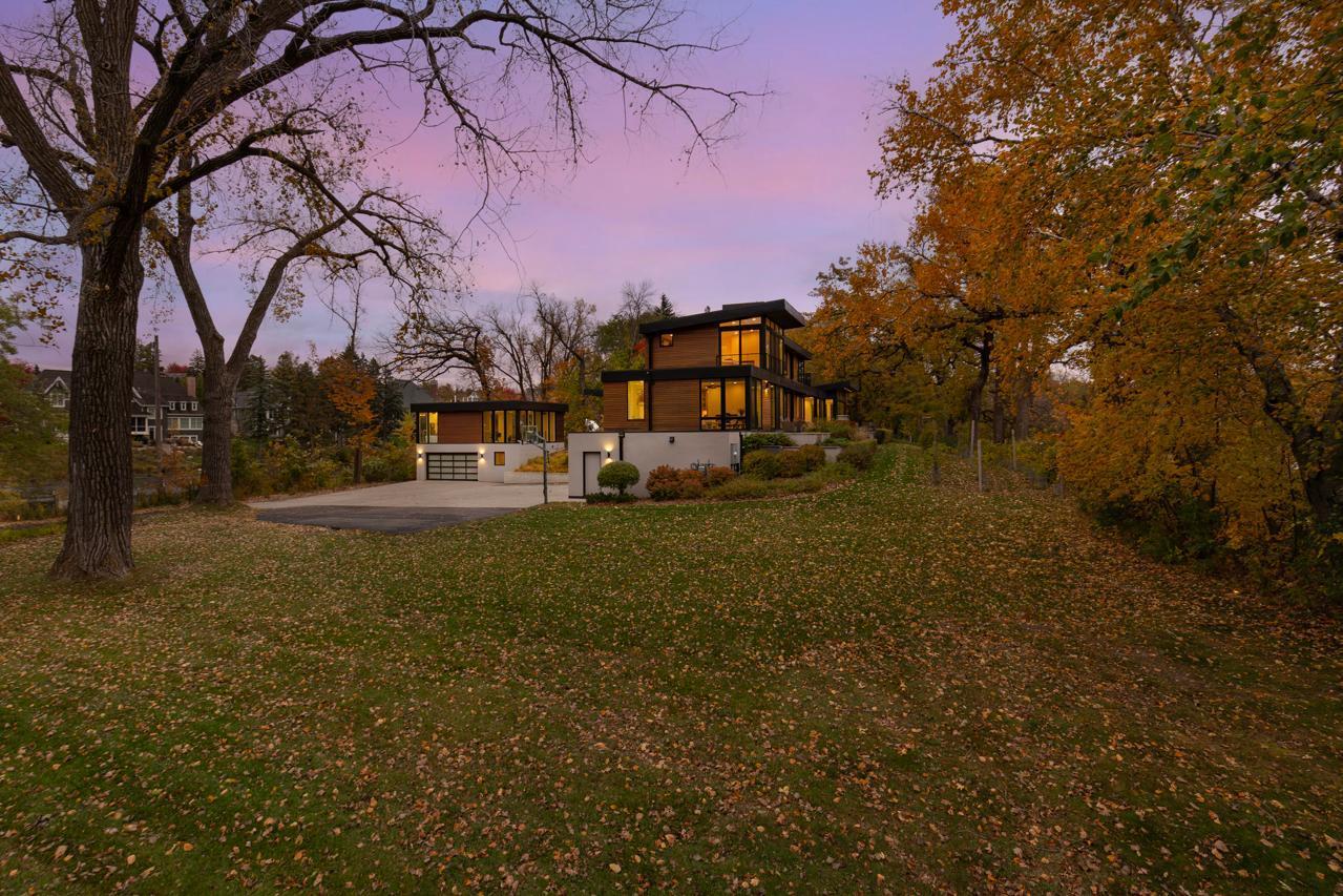 2634 Crosby Road Wayzata, MN 55391 - Photo 4 of 103