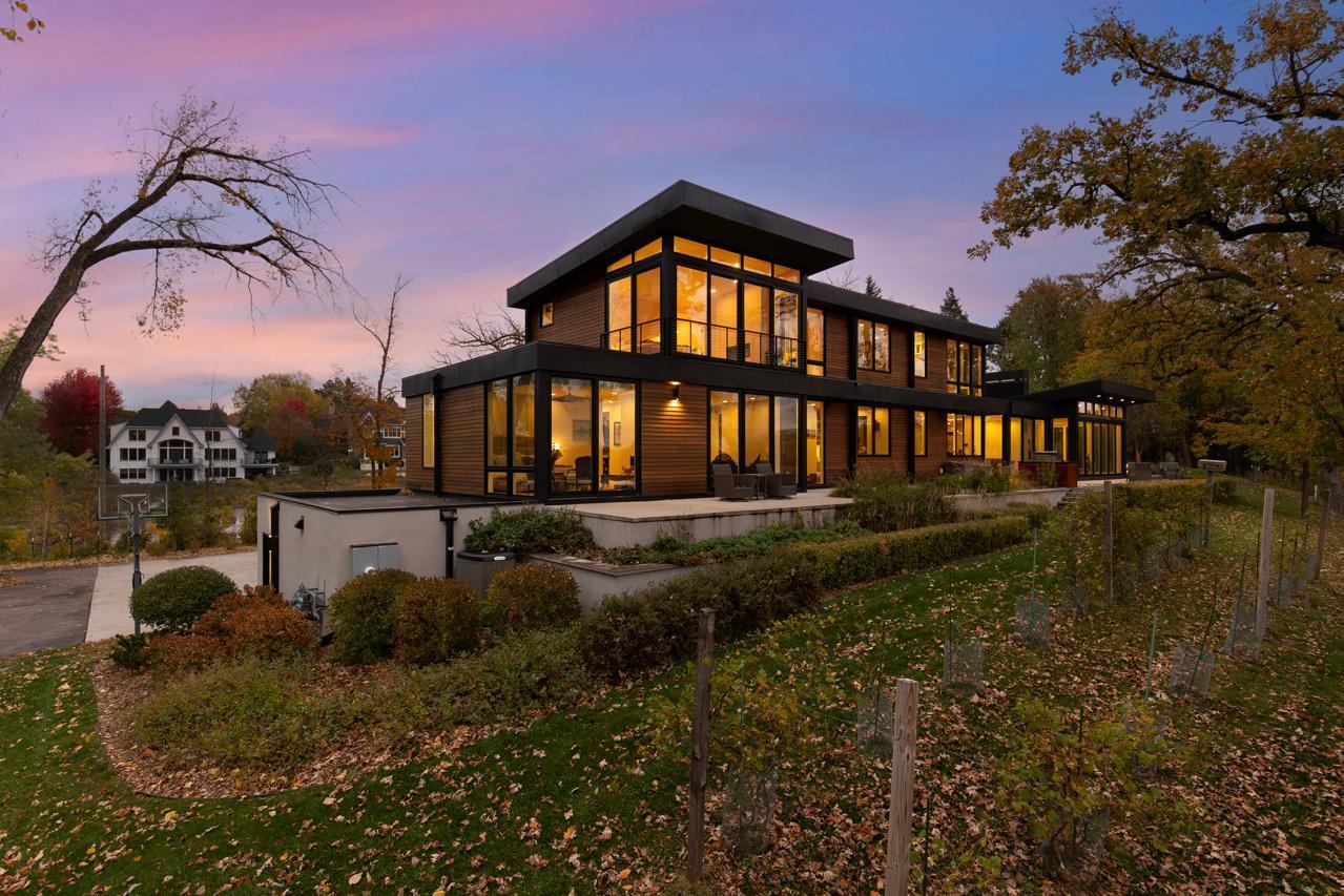 2634 Crosby Road Wayzata, MN 55391 - Photo 5 of 103