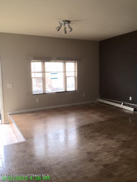 68 Merchant Street Newark, NJ 07105 - Photo 5 of 12 family room