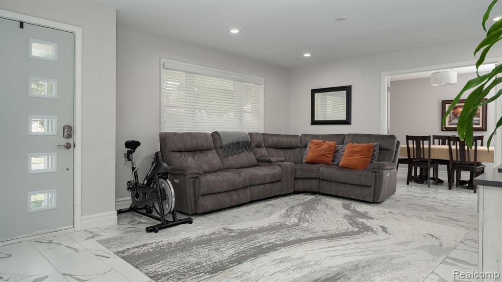 2604 Manchester Road Birmingham, MI 48009 - Photo 6 of 50