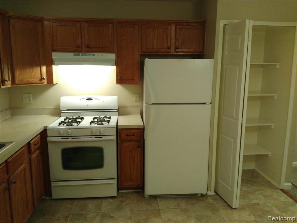 44575 Savery Drive Canton, MI 48187 - Photo 8 of 25