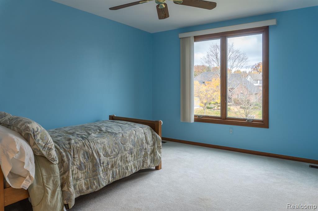 1058 Bloomview Circle Rochester, MI 48307 - Photo 32 of 64