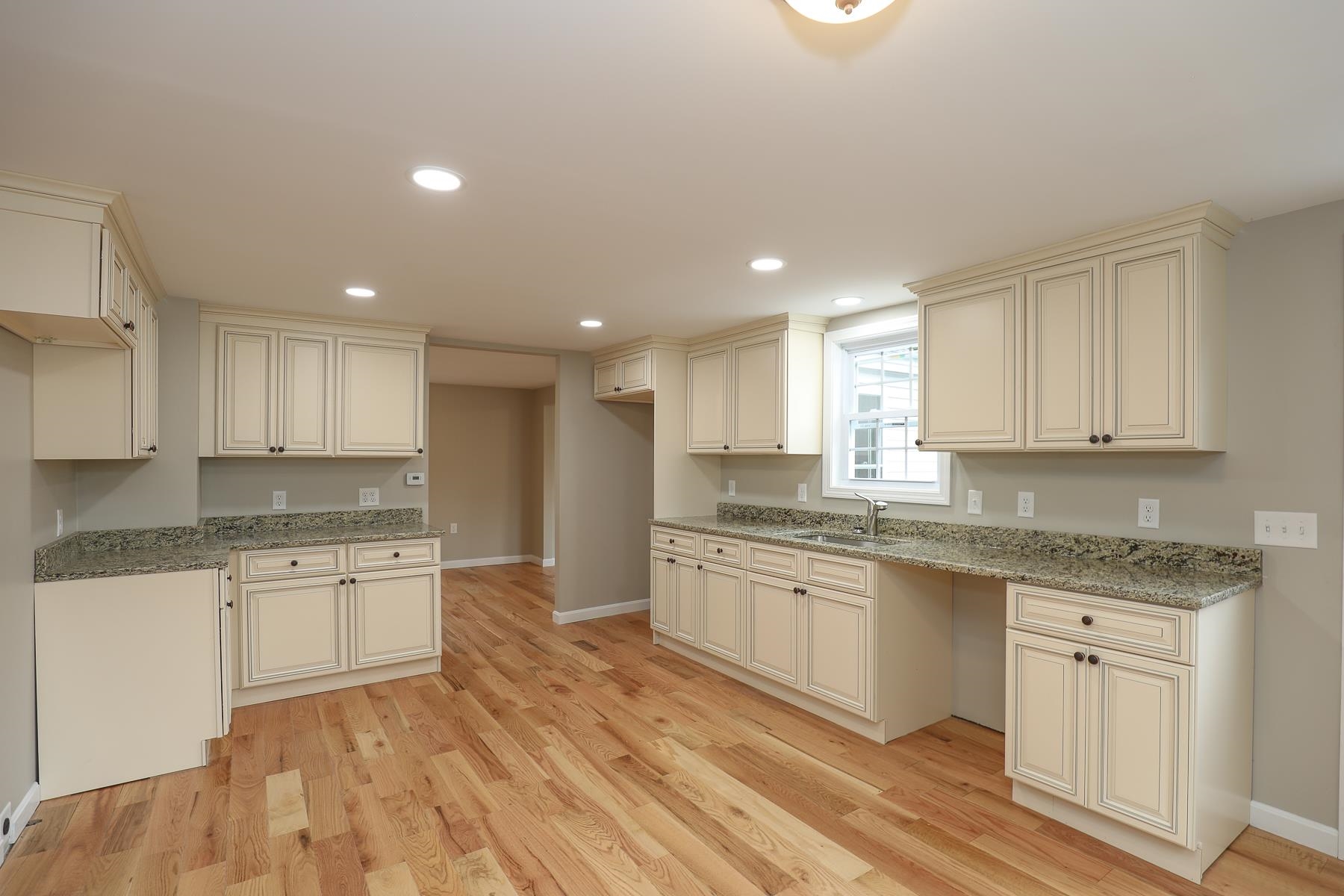 36 Kingston Road Plaistow, NH 03865 - Photo 2 of 25 Gallery Image 2