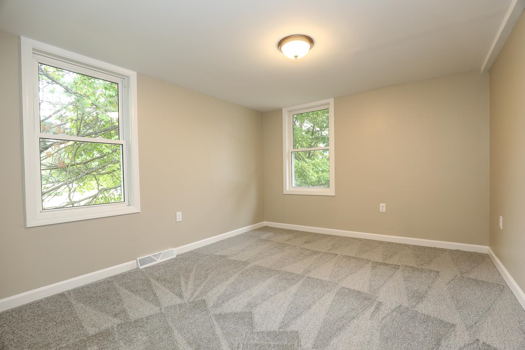 36 Kingston Road Plaistow, NH 03865 - Photo 12 of 25 Gallery Image 12