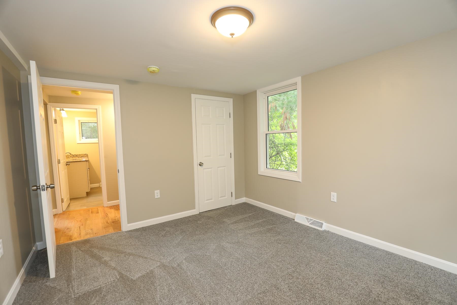 36 Kingston Road Plaistow, NH 03865 - Photo 13 of 25 Gallery Image 13
