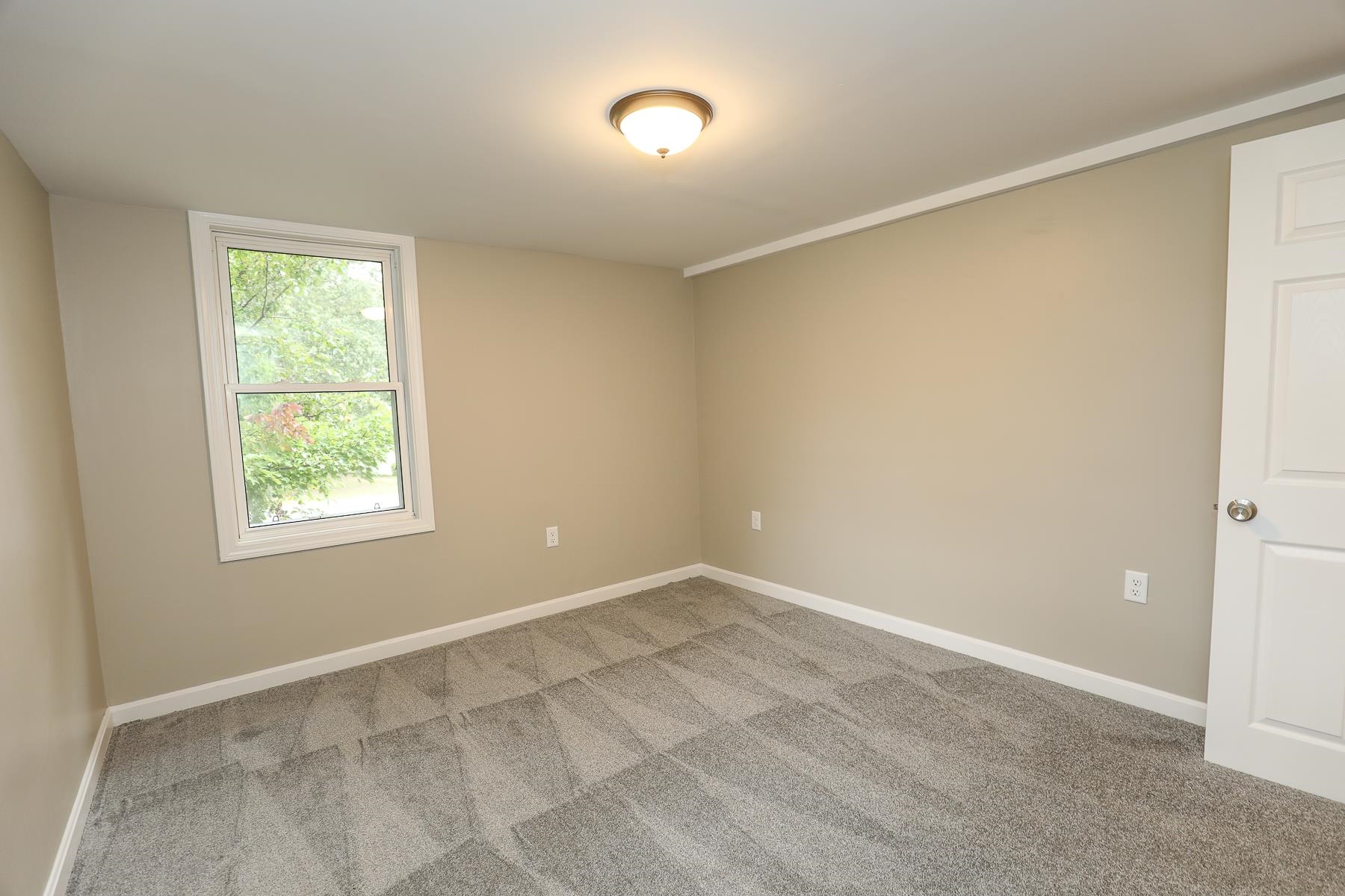 36 Kingston Road Plaistow, NH 03865 - Photo 15 of 25 Gallery Image 15