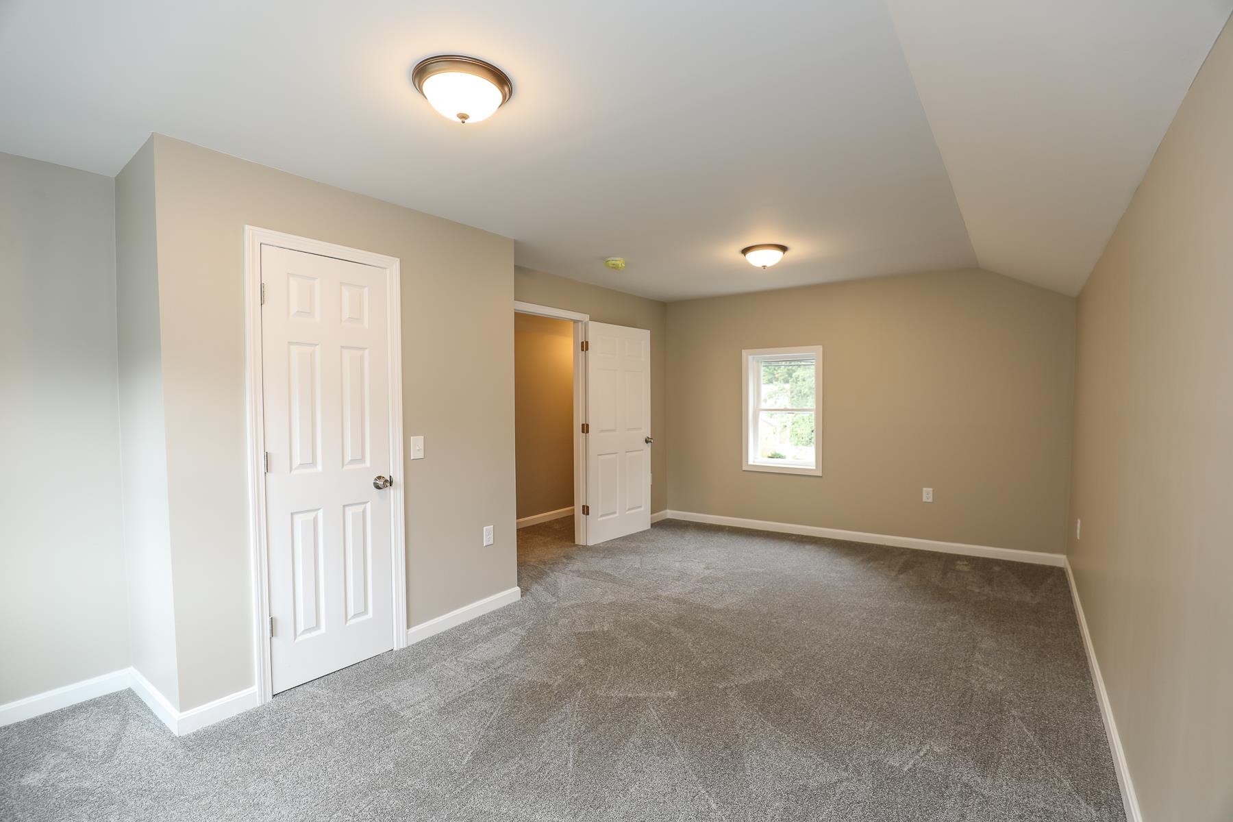 36 Kingston Road Plaistow, NH 03865 - Photo 20 of 25 Gallery Image 20