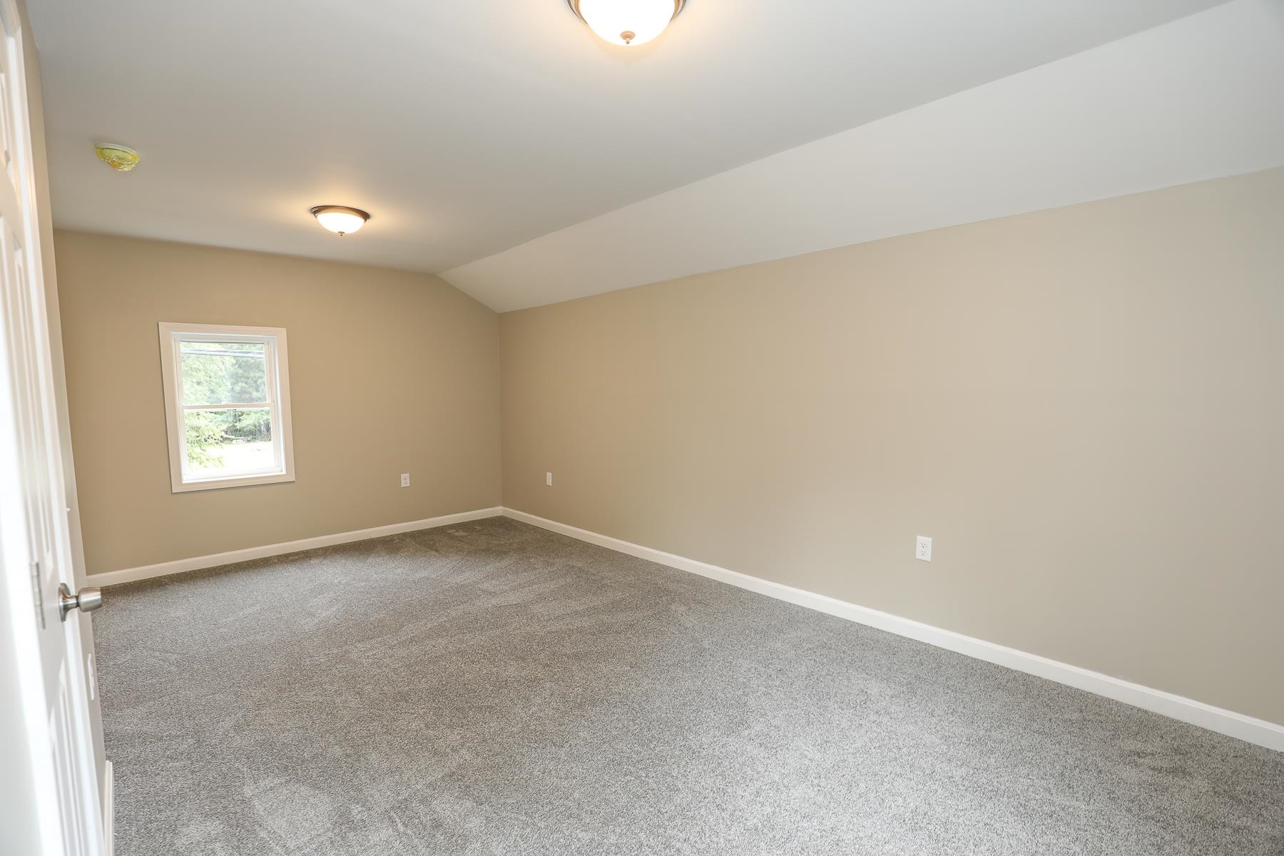 36 Kingston Road Plaistow, NH 03865 - Photo 21 of 25 Gallery Image 21