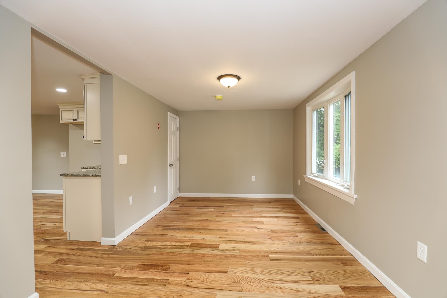 36 Kingston Road Plaistow, NH 03865 - Photo 8 of 25 Gallery Image 8