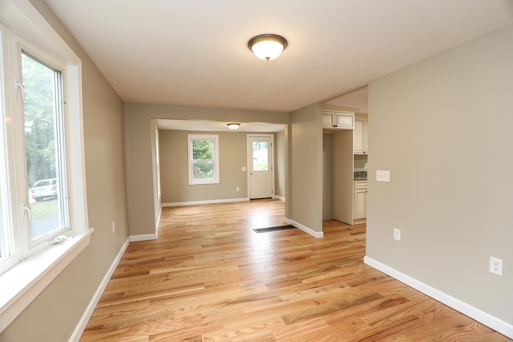36 Kingston Road Plaistow, NH 03865 - Photo 9 of 25 Gallery Image 9