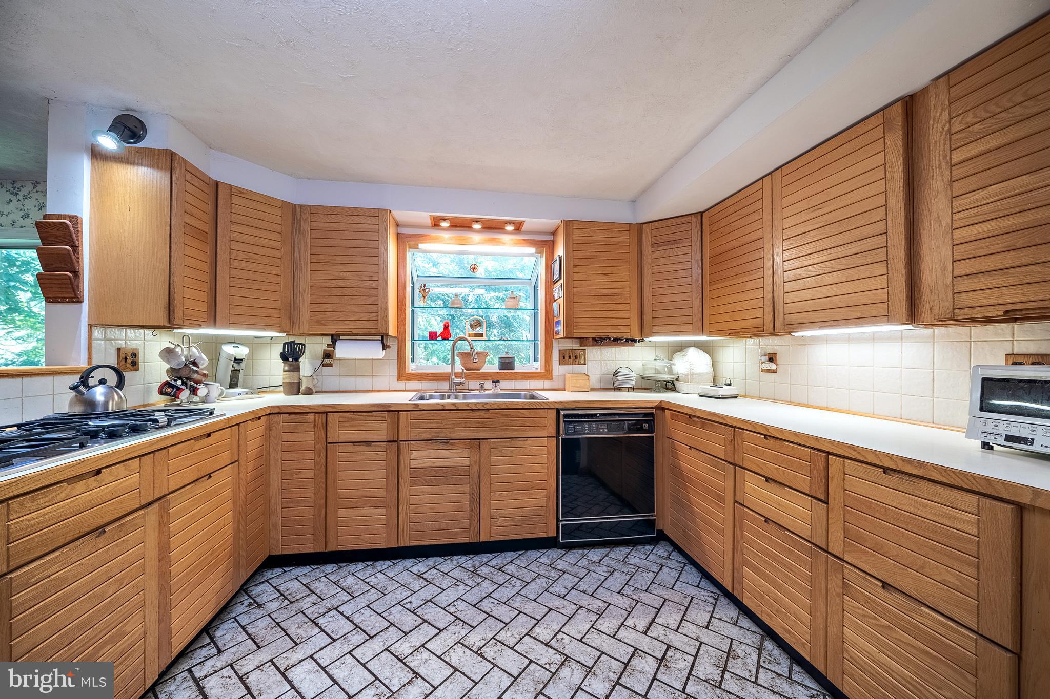 20 Mountainview Road Ewing, NJ 08628 - Photo 16 of 43 Gallery Image 16