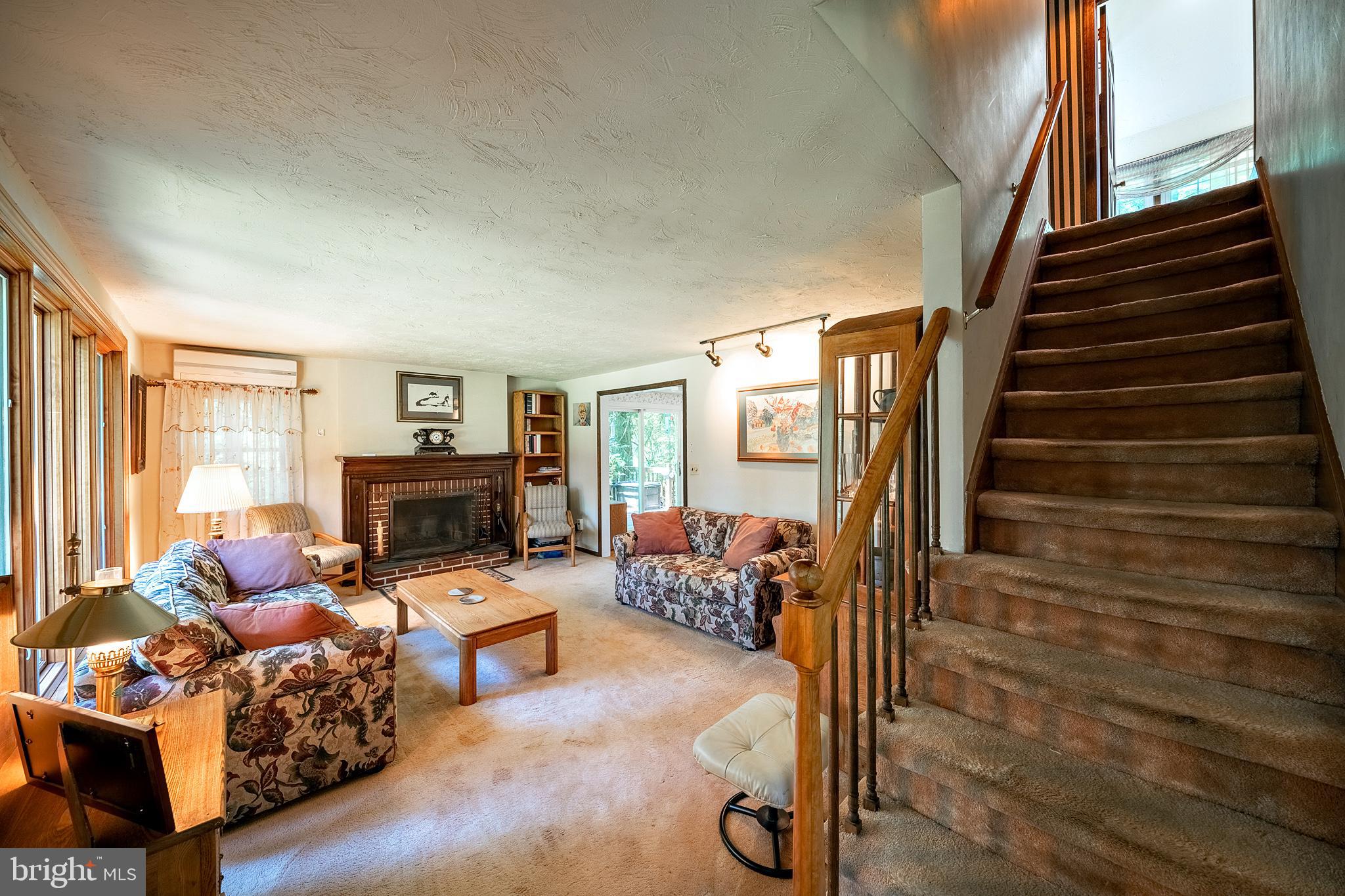 20 Mountainview Road Ewing, NJ 08628 - Photo 3 of 43 Gallery Image 3