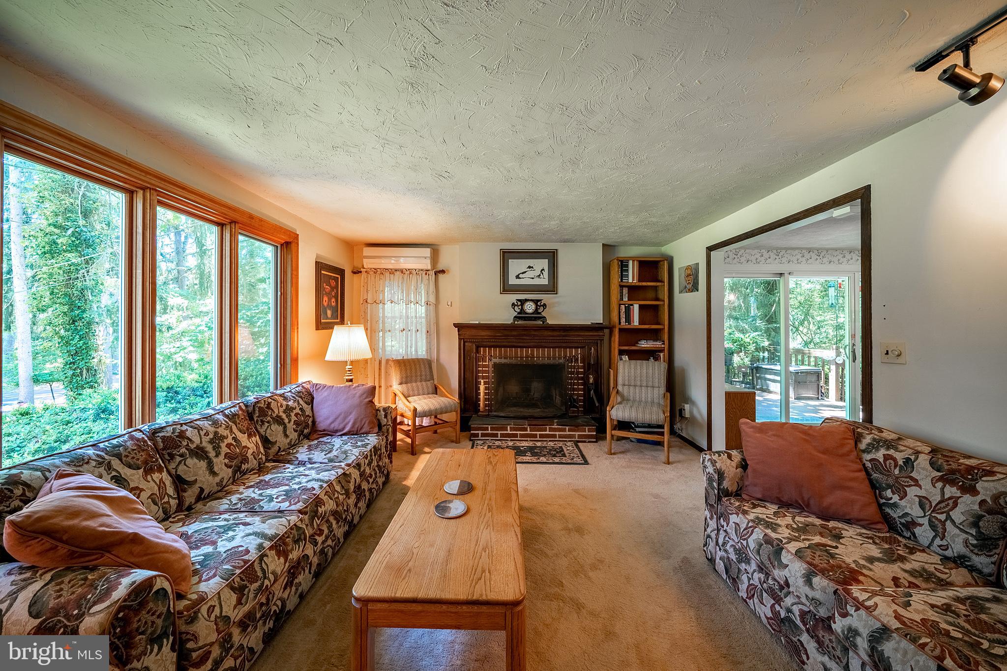20 Mountainview Road Ewing, NJ 08628 - Photo 4 of 43 Gallery Image 4