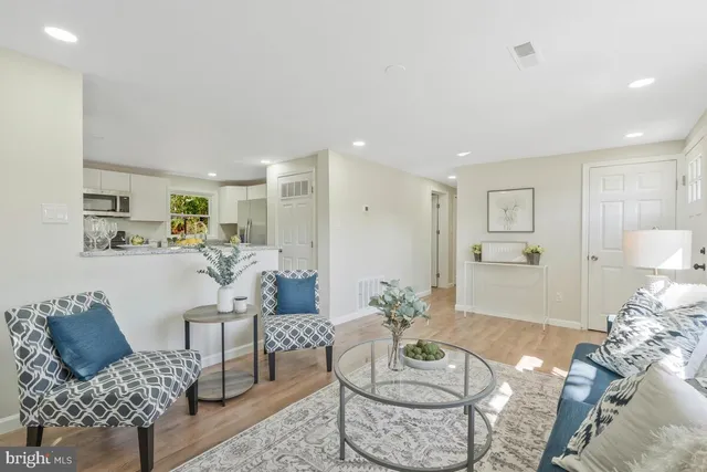 $2,250 | 21975 Baja Lane, Great Mills, MD 20634