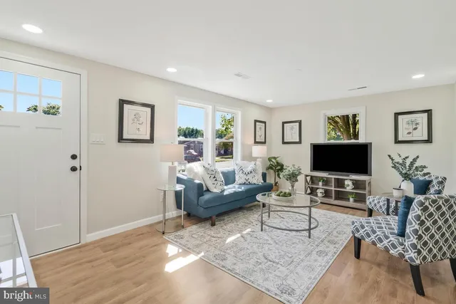 $2,250 | 21975 Baja Lane, Great Mills, MD 20634