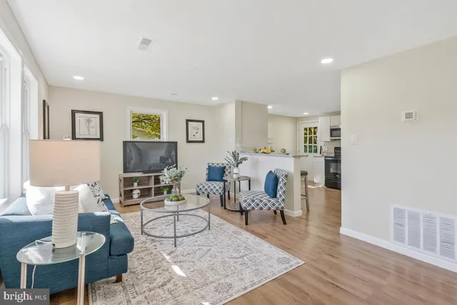 $2,250 | 21975 Baja Lane, Great Mills, MD 20634