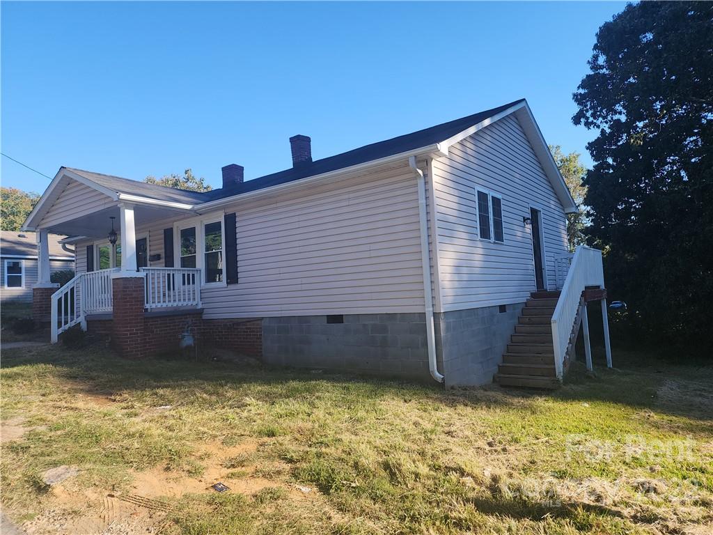 307 Rice Street Kannapolis, NC 28081 - Photo 3 of 7 a backyard of a house