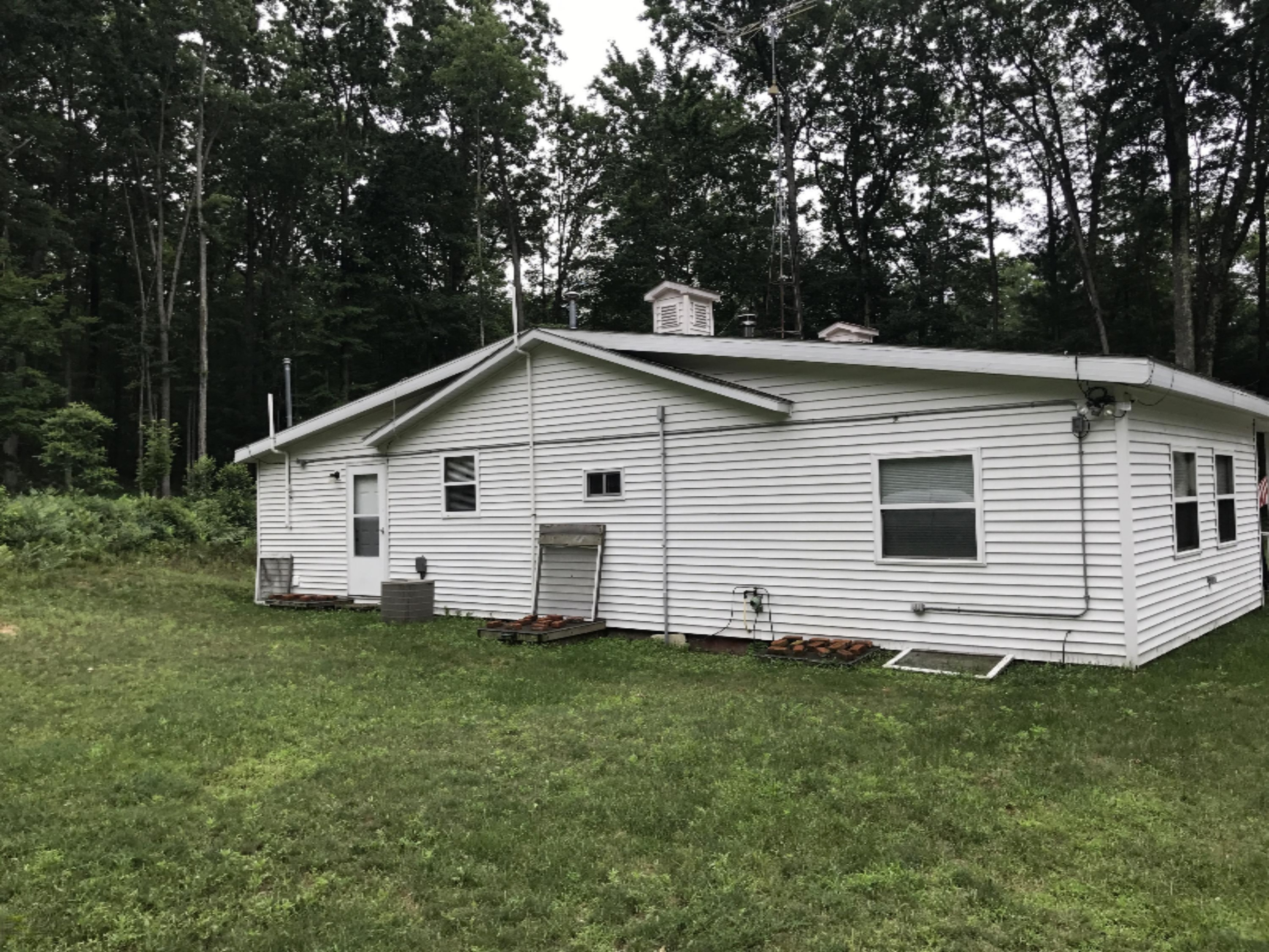 15570 River Road Brethren, MI 49619 - Photo 12 of 38 IMG_1185