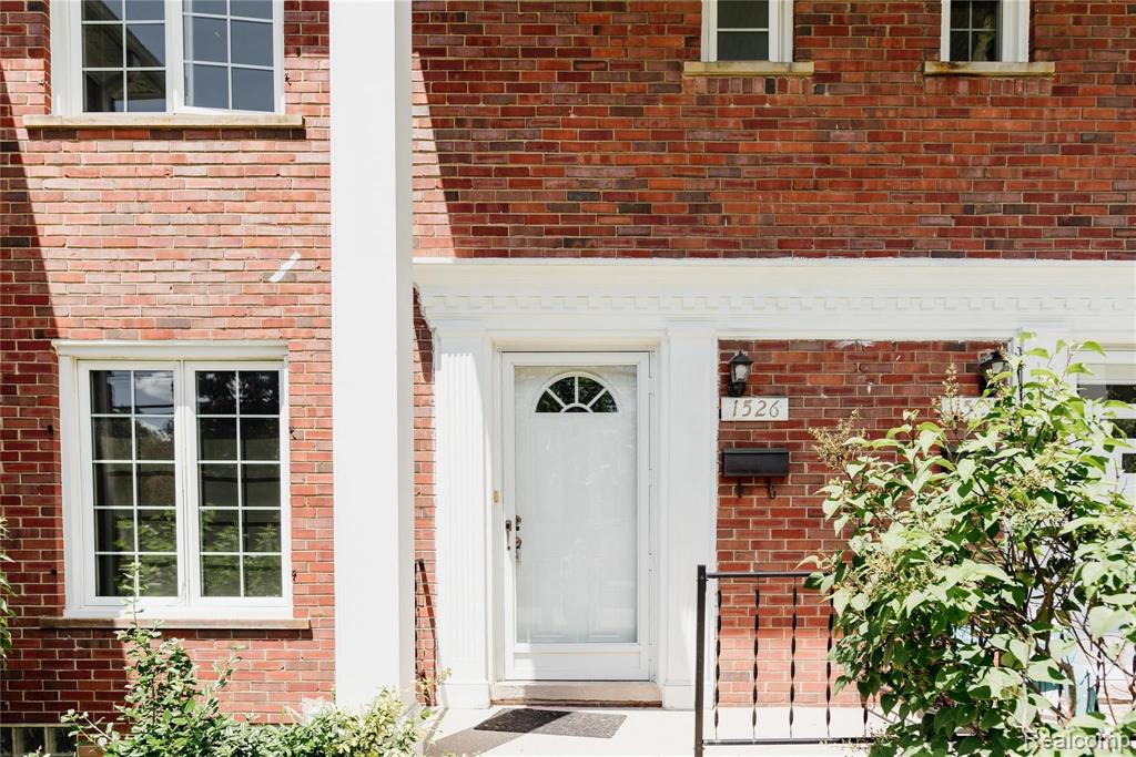 1526 West Webster Road Royal Oak, MI 48073 - Photo 2 of 38