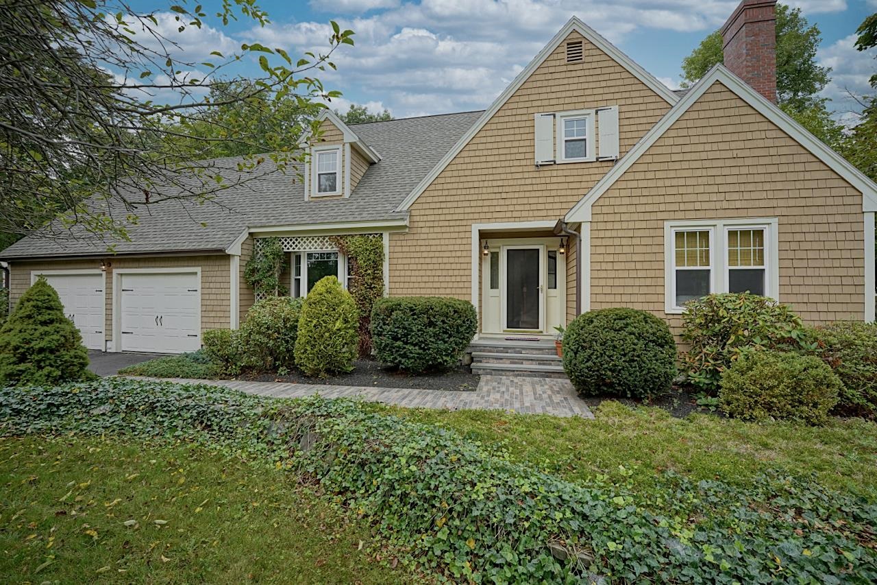 35 Edgewood Drive Hampton, NH 03842 - Photo 2 of 34