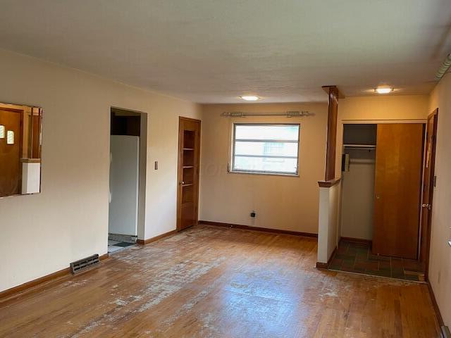 1709 Gaynor Road Columbus, OH 43227 - Photo 5 of 19 Living Room