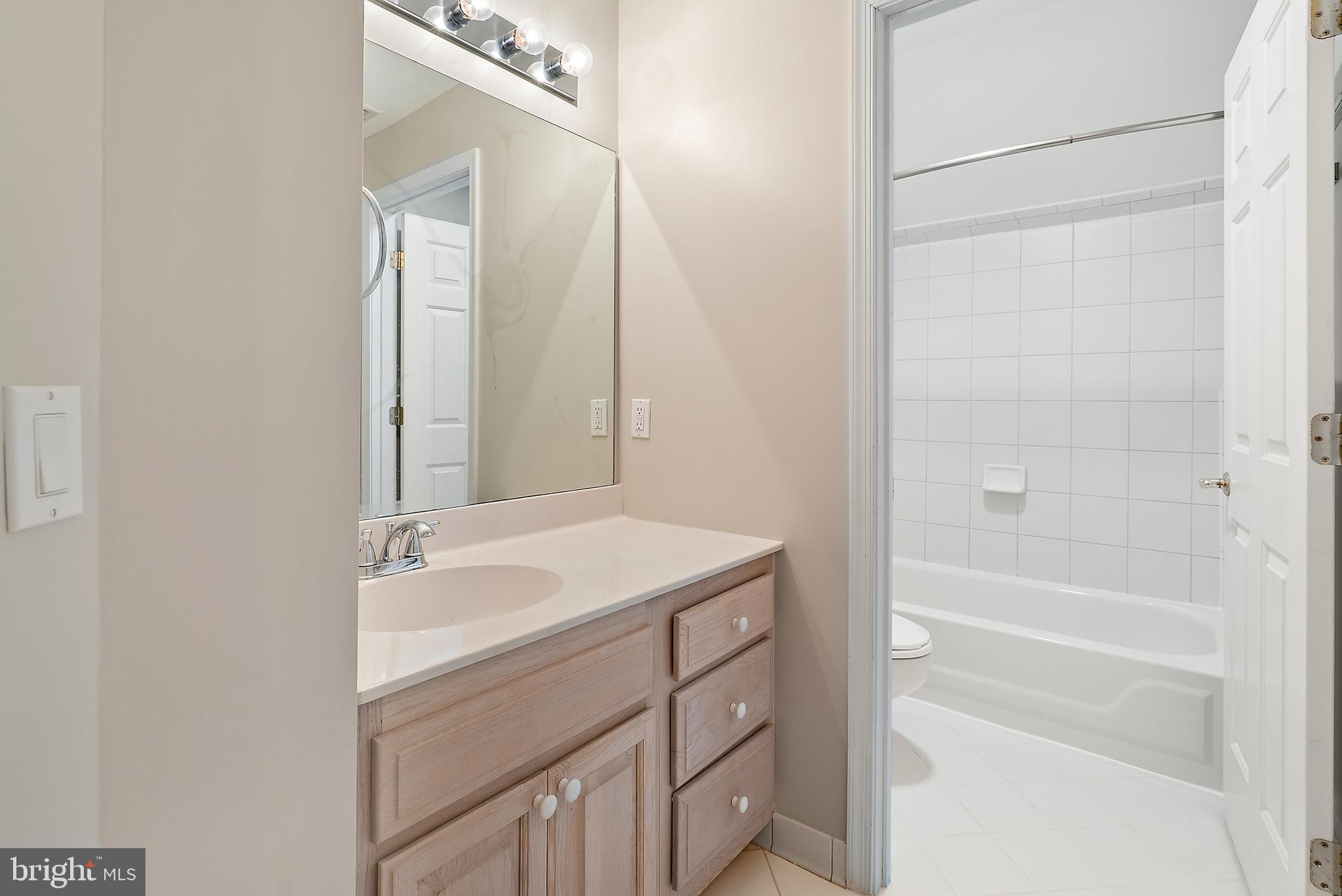 6276 Beverleys Mill Road Broad Run, VA 20137 - Photo 23 of 41 Hall bath
