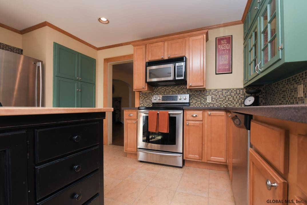 26 Forest Road Bethlehem, NY 12054 - Photo 13 of 28 Photo 13