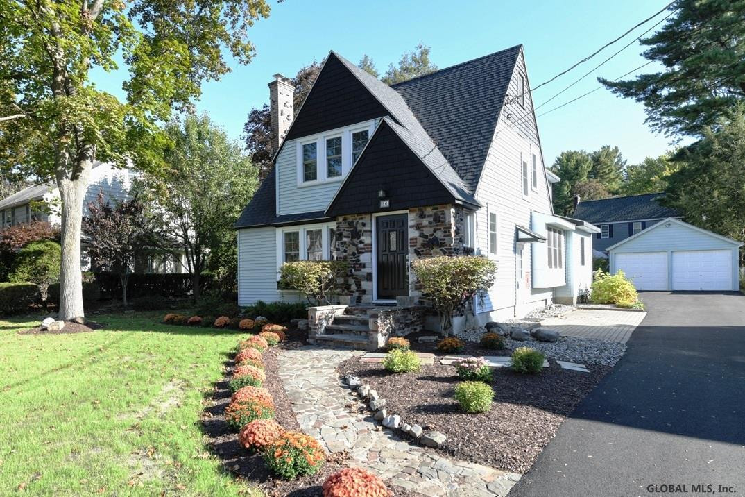 26 Forest Road Bethlehem, NY 12054 - Photo 2 of 28 Photo 2