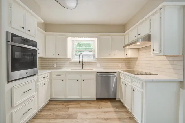 $359,900 | 222 Ridgewood Drive, Spring, TX 77386