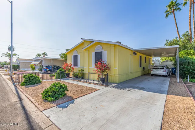a view of a back yard of the house