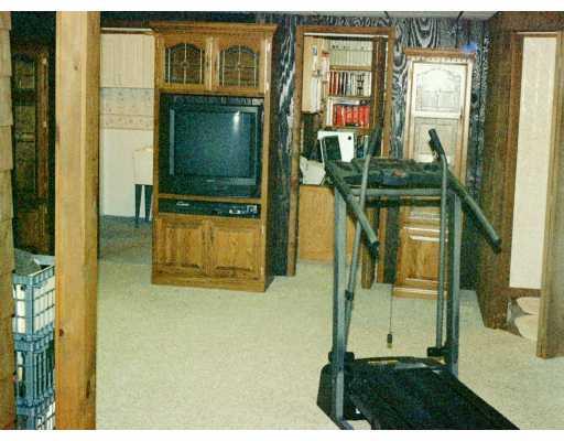 116 Hunter School Road Somerset, PA 15501 - Photo 4 of 7 Den/Family/Great Room.