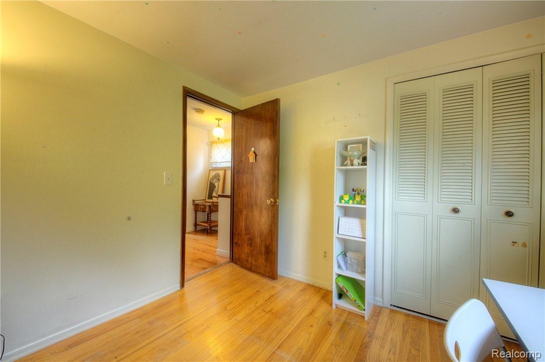 44139 Arlington Road Canton, MI 48187 - Photo 27 of 36 27 Bed 3.jpg