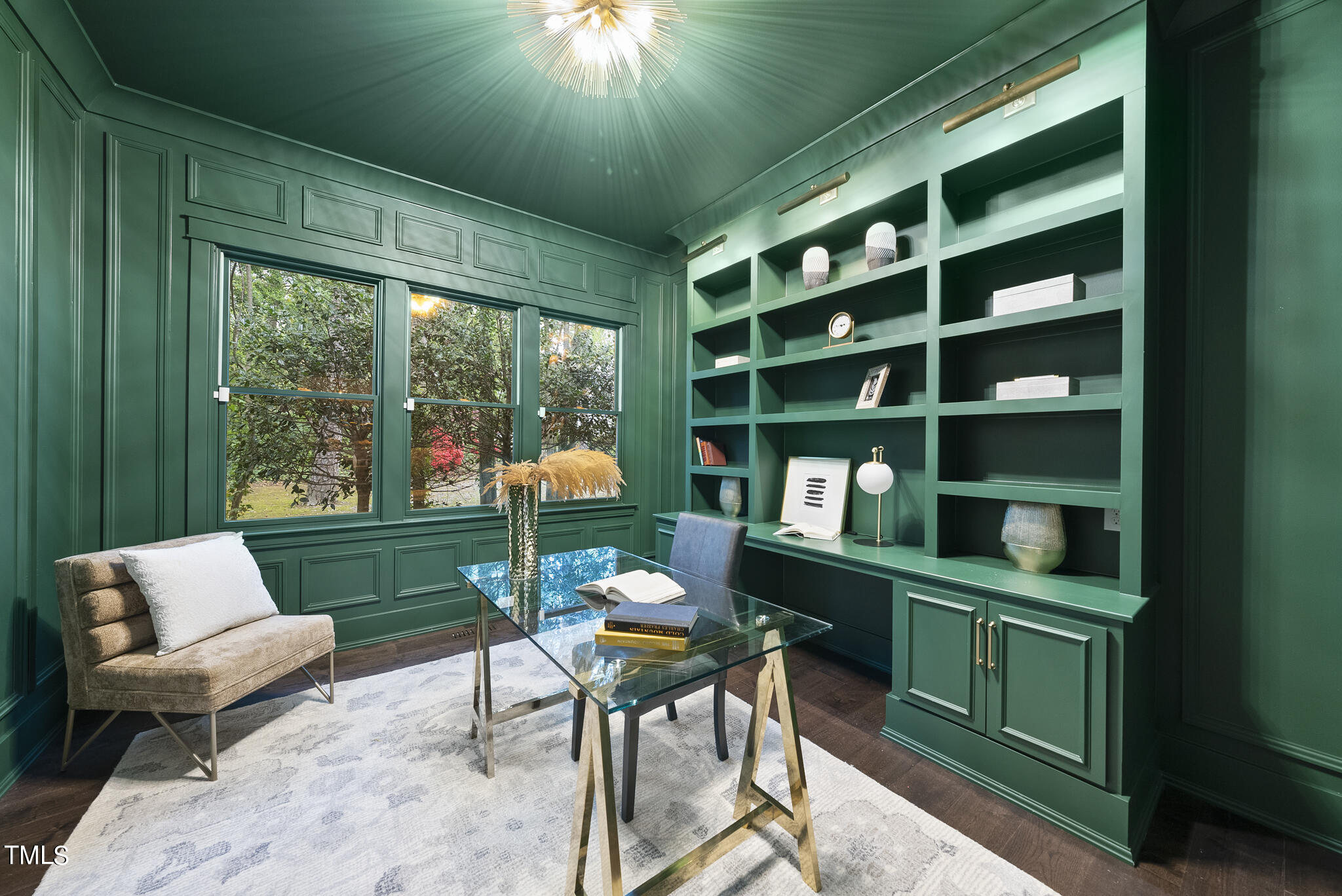 115 Edenburgh Road Raleigh, NC 27608 - Photo 8 of 50 a workspace with furniture and a yard