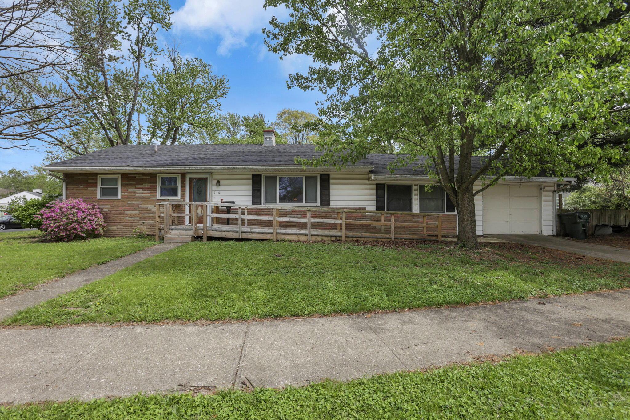 916 South Hampton Road Columbus, OH 43227 - Photo 1 of 29 1-web-or-mls-0D3A8073