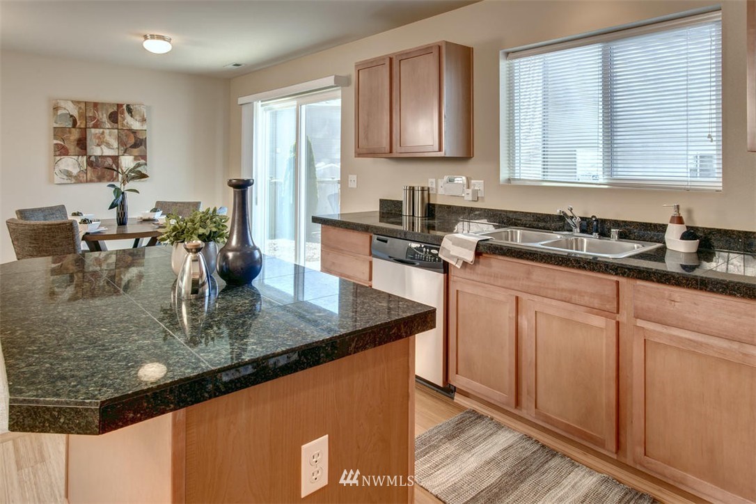 19108 14th Drive Southeast Bothell, WA 98012 - Photo 5 of 22 Gallery Image 5