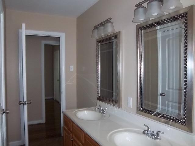 742 Ramada Road Vinton, VA 24179 - Photo 11 of 26 100_1983